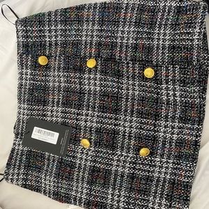 Mini skirt, new and unworn with tags